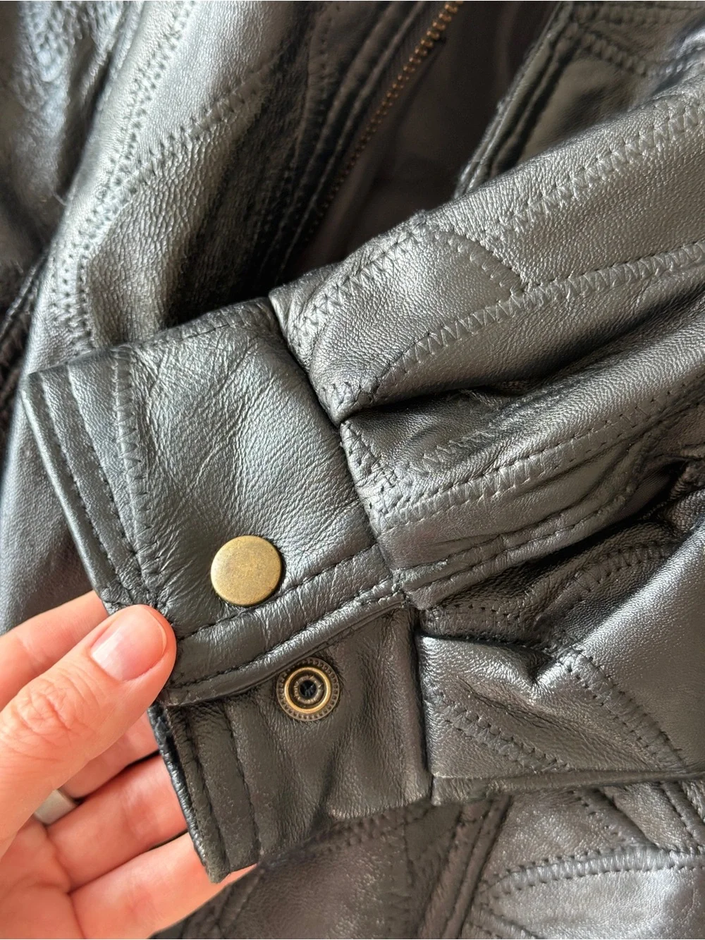 Men's Black Leather Bomber Jacket - Classic Zip Front